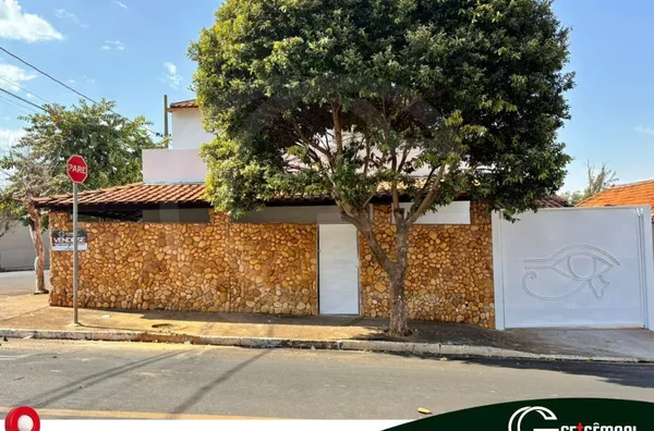 Casa para venda, 6 quarto(s),  Centro, Monte Azul Paulista