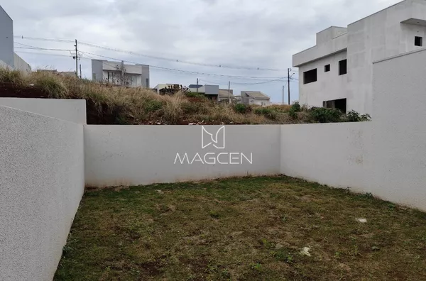 Sobrado de duas suítes para venda 