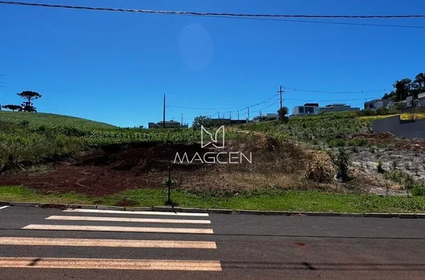 Lote com 21,74 m de frente no Cadorin 