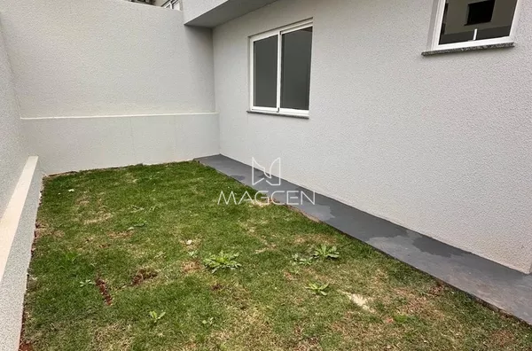 2 Casas com uma suíte+1 quarto 