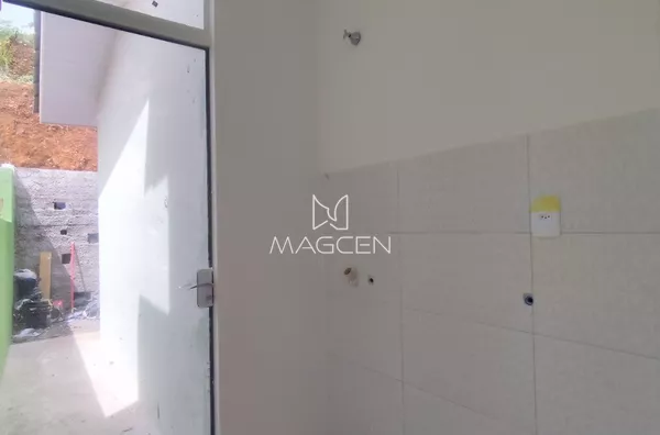 Casa de dois quartos na planta 