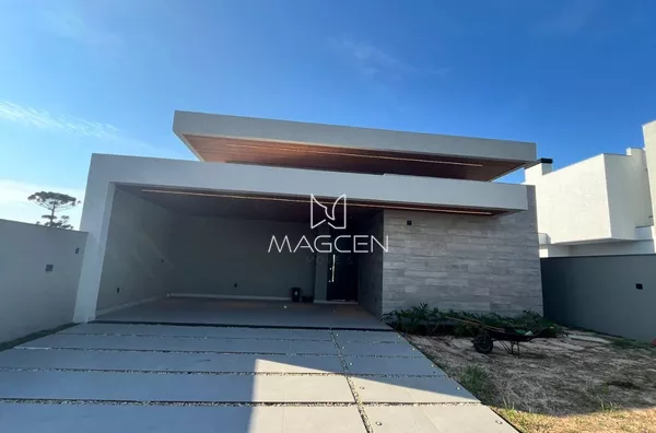 Casa a poucos minutos do Centro com suítes grandes 