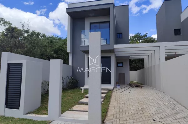 Sobrado com excelente padrão de acabamento 