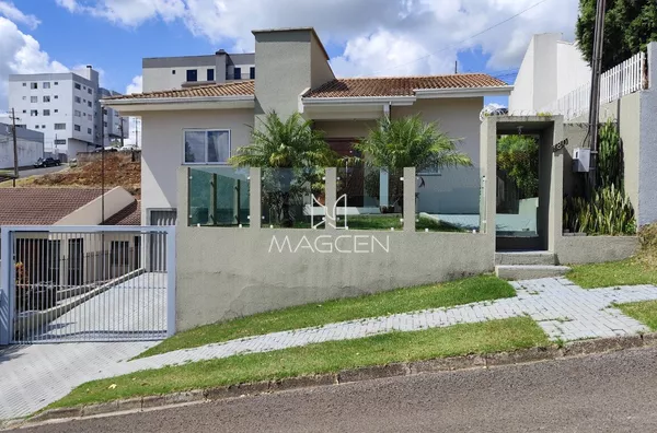 Casa com edícula no Bairro Pinheirinho próxima ao posto 6 rodas