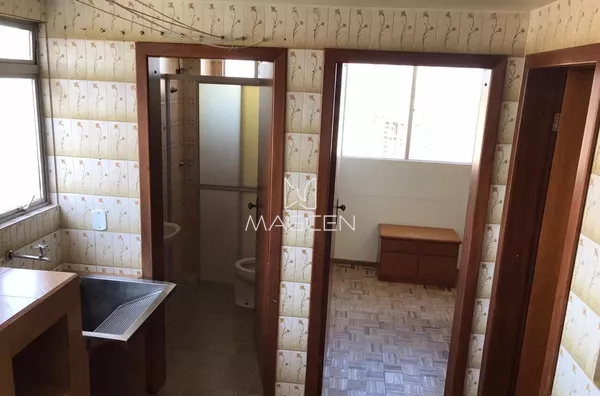 Apartamento com 2 vagas de garagem 