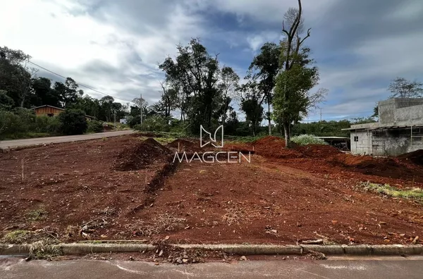 Terreno de esquina próximo ao Shopping.