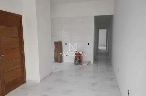 Casa com pé direito alto no bairro Alvorada