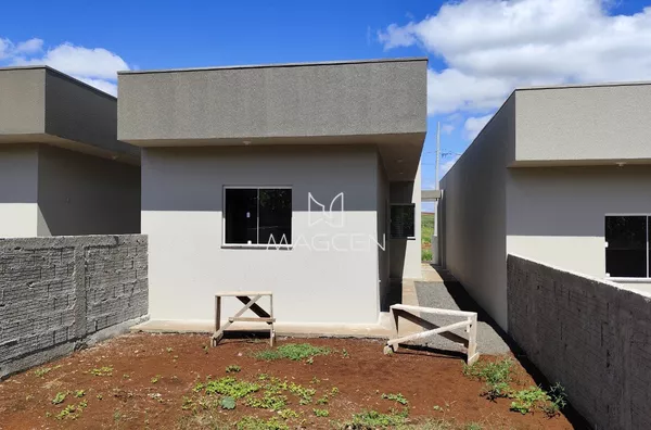 Casa na planta no Fraron com bastante sobra de lote