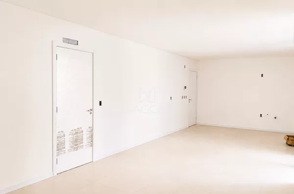 Apartamento com amplo terraço de 1 Quarto + 1 Suíte