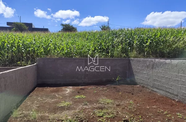 Casa na planta no Fraron com bastante sobra de lote