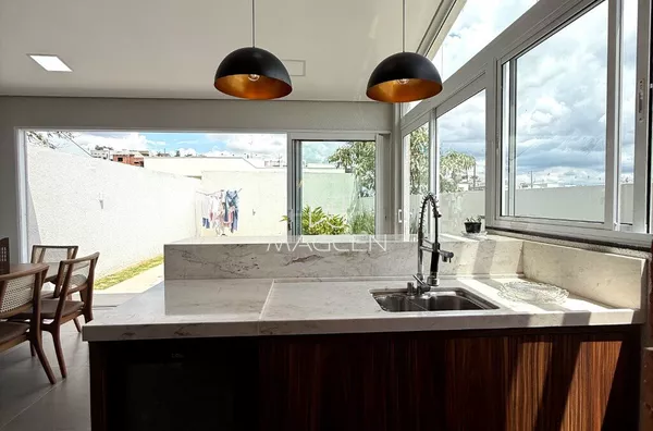 Sobrado mobiliado com área de festas e piscina