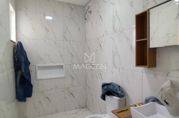 Casa de dois quartos na planta 