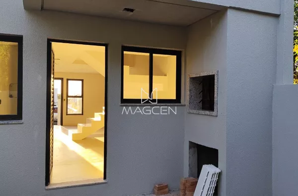 Sobrado com excelente padrão de acabamento 