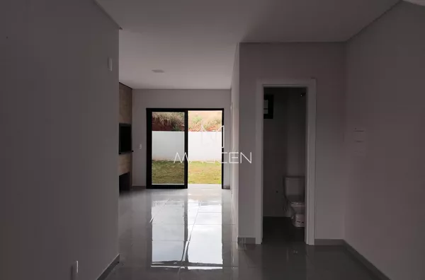 Sobrado de duas suítes para venda 