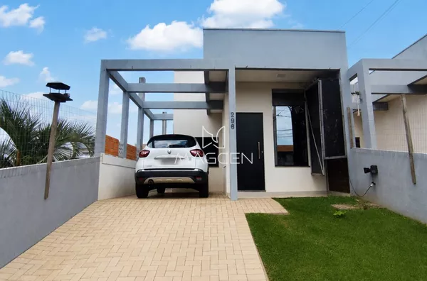 Casa com ampla sobra de terreno no Loteamento Zanella