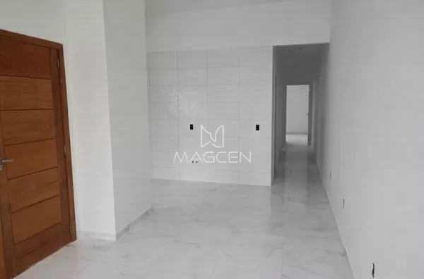 Casa com pé direito alto no bairro Alvorada