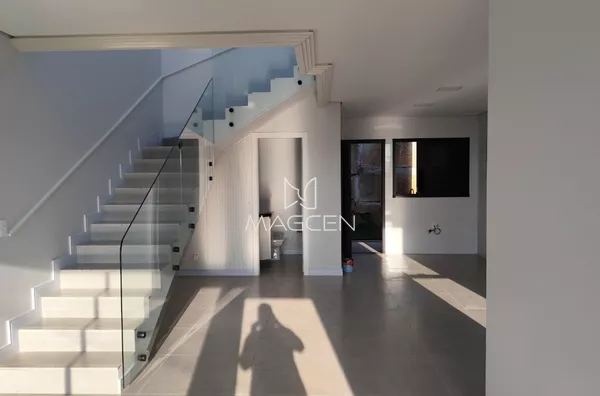 Sobrado com duas suítes para venda