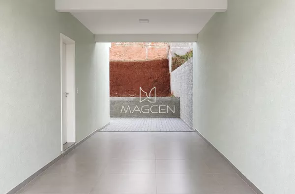 Sobrado na entrada do bairro São Francisco 