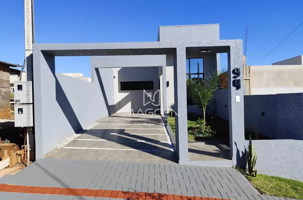 Casa com excelente acabamento a venda 
