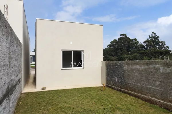 Casas para venda com dois quartos e sobra de lote 