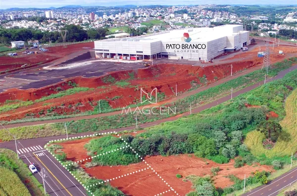 Terreno na frente do Shopping para construir edifício 