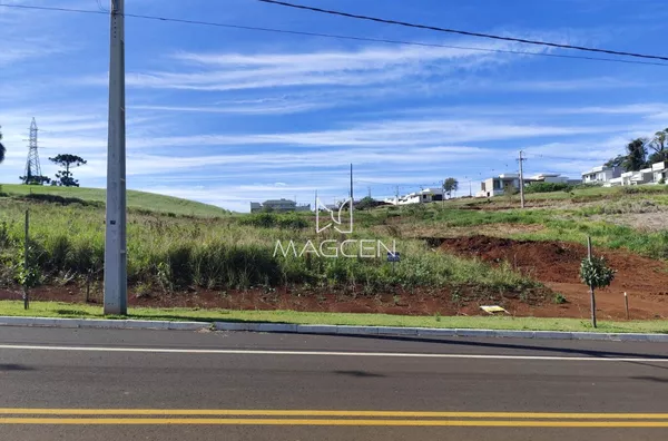 Terreno com 15 de frente no bairro Cadorin 