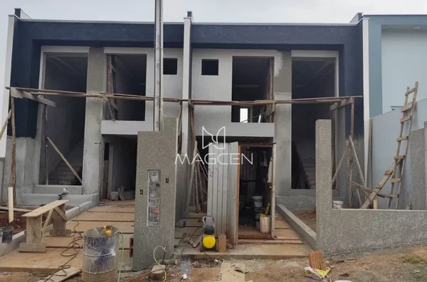 Sobrado com 2 suítes e possibilidade de ampliação no Fraron