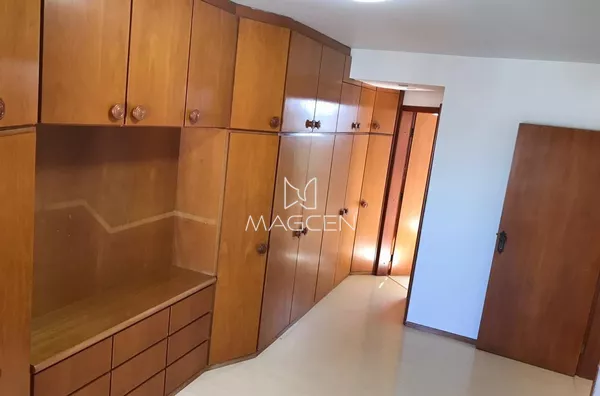 Apartamento com 2 vagas de garagem 