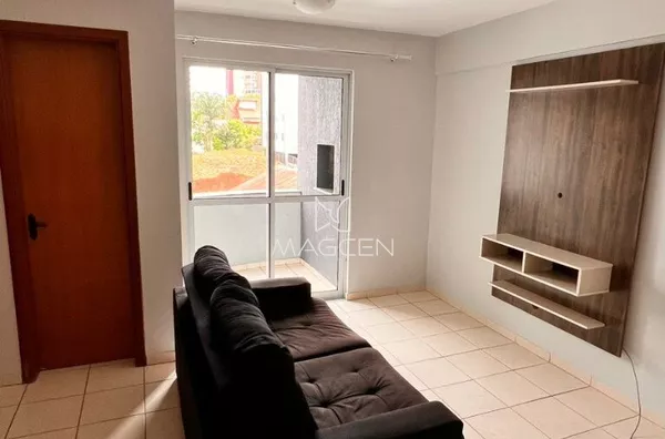 Apartamento de dois quartos no Centro 