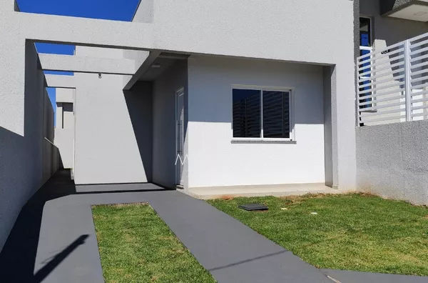 2 Casas com uma suíte+1 quarto 