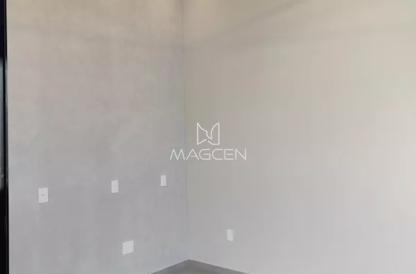 Casa com excelente acabamento a venda 