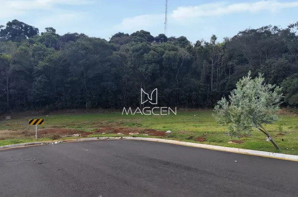 Terreno no final da rua no Jardim das Orquídeas 