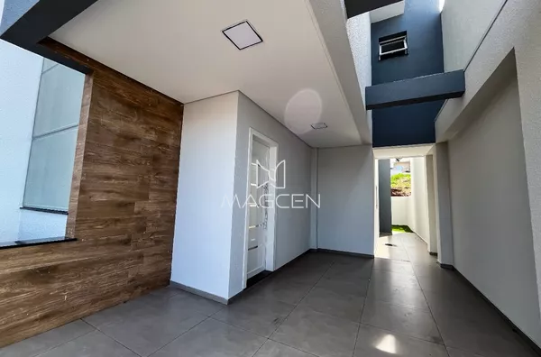 Sobrado na entrada do bairro Fraron 