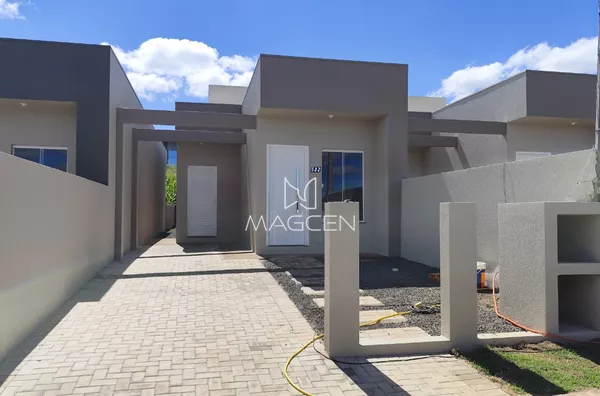 Casa na planta no Fraron com bastante sobra de lote