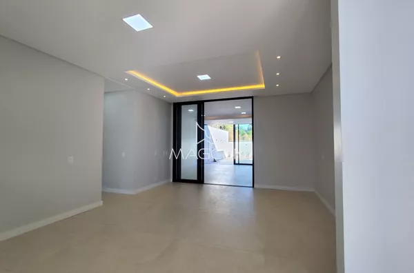 Cozinha e sala de jantar 