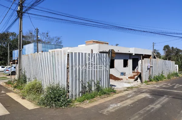 CASA DE TRÊS QUARTOS NO CRISTO REI