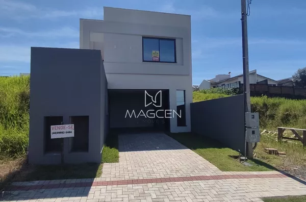 Sobrado com sol da manhã