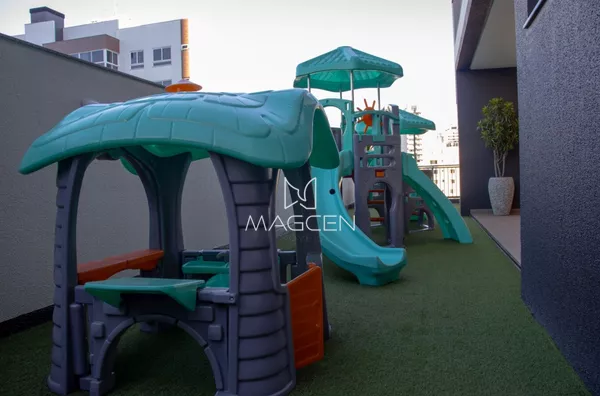 Apartamento enorme de 2 Suítes + 1 Quarto