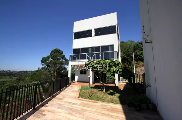 Tríplex com salão de festas 