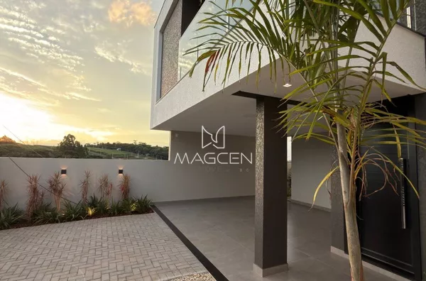 Sobrado perto do Shopping com sobra de lote 