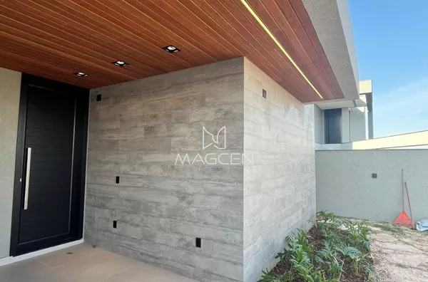 Casa a poucos minutos do Centro com suítes grandes 