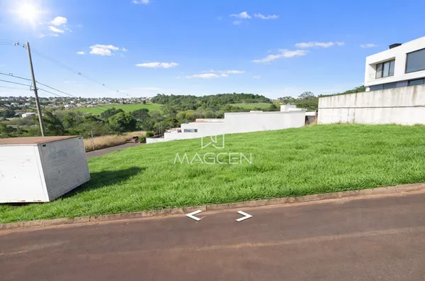 Terreno no Bairro São Francisco na Rua Geraldo Veronese