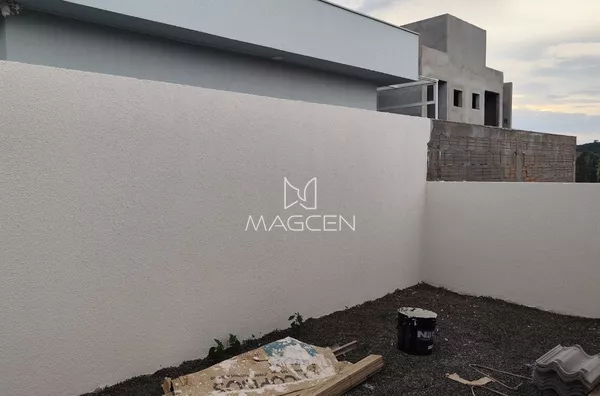 Casa de dois quartos na planta 