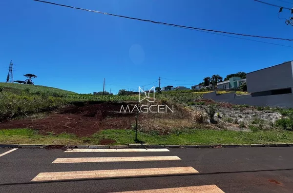 Lote com 21,74 m de frente no Cadorin 