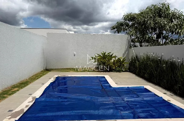 Sobrado mobiliado com área de festas e piscina