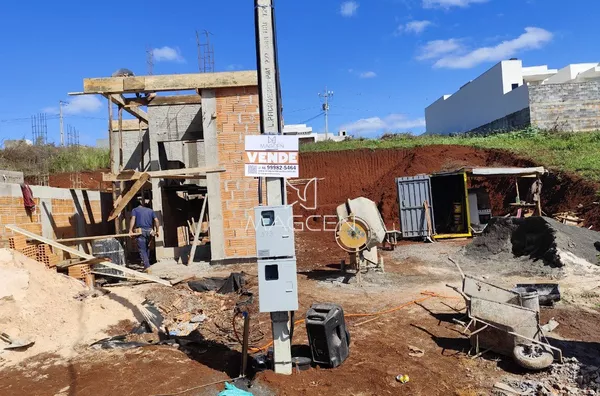 Casa na planta de dois quartos e sobra de lote aos fundos - Foto 2