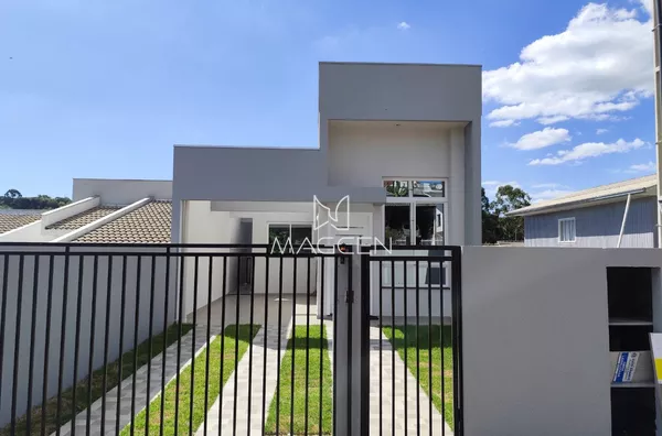 Casa com salão de festas no Fraron 