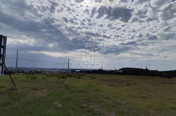 Terrenos de esquina no alto do Parque do Som 