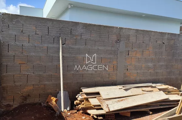 Casa de dois quartos na planta 