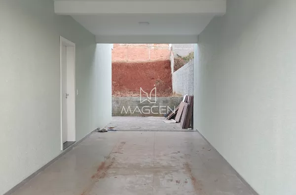 Sobrado na entrada do bairro São Francisco 